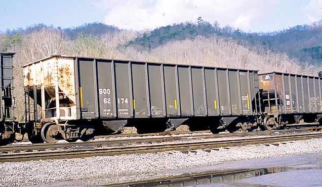 Soo Line 62174 has a load limit of 202,000. It was built 11-89.
