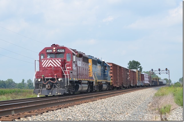 HLCX GP40 4225 and CSX GP40-2 6348 on e/b H792. View 2.