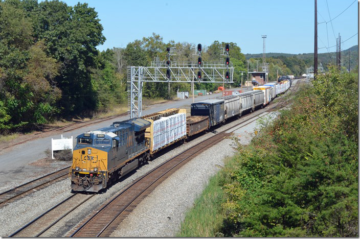 Back at Mexico, CSX 3331 doubles e/b Q372 to another track. Mexico MD.