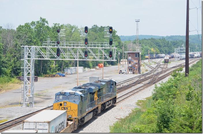 There’s the flash. Approach the next signal (Evits Creek or West Hump) at limited speed. CSX 3046-3143. Mexico MD. View 3.