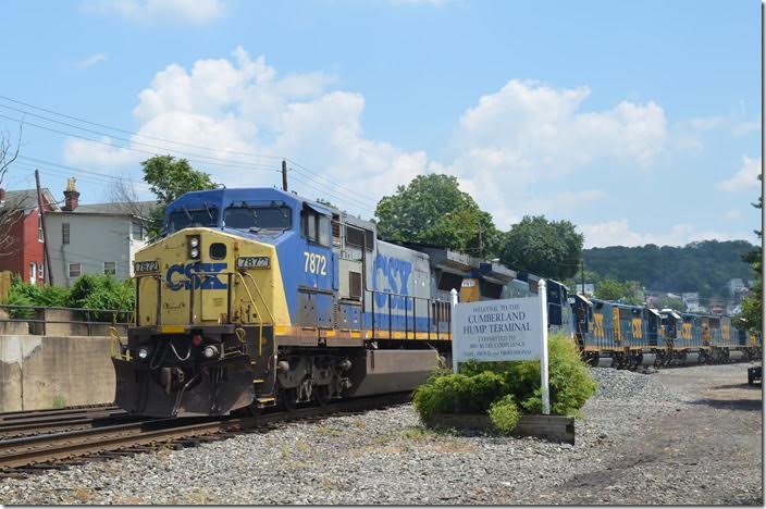 Near our hotel is Viaduct Junction where the Keystone Subdivision to Pittsburgh splits with the Mountain Subdivision to Grafton. Q317-29 (Cumberland to Cincinnati via Grafton and Russell) leaves town behind CSX 7872-7791-2240-6499-2678-8743-8770. Viaduct Jct.