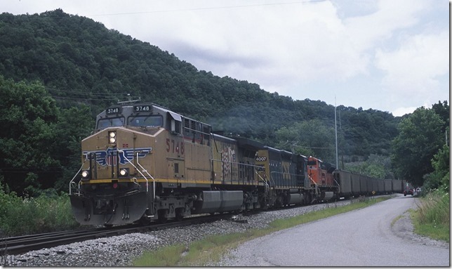 UP 5748-CSX 4007-BNSF 9167 move 97 NDYX empties west at Betsy Layne.