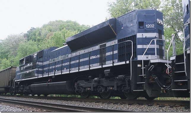 SD70ACe 1202 was built in London, Ont. in 6-12. 