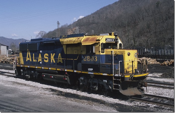 This former Alaska Railroad GP49 was built in 1983 and sold in 2006. It has 2,800 h.p. Note how the plow has been recessed into the frame which has been cut away. 