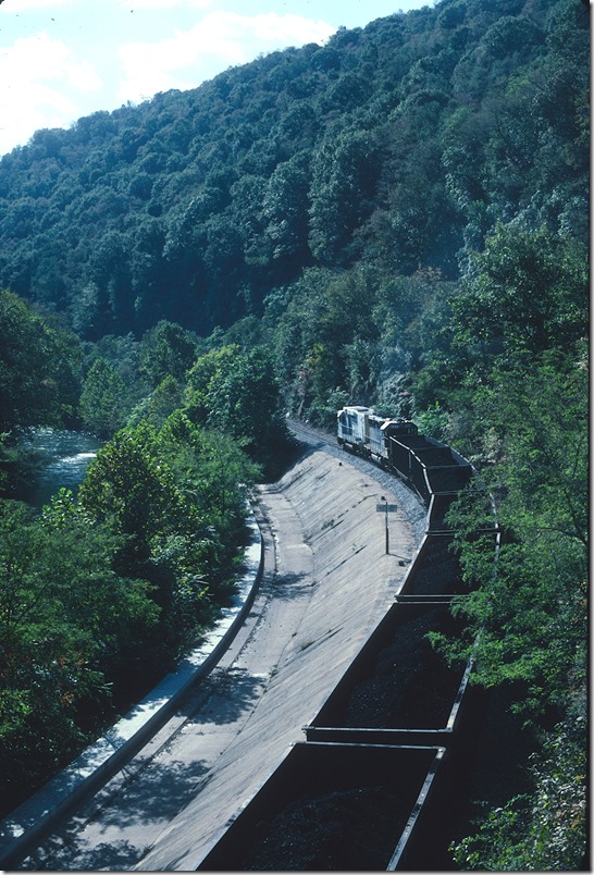The Potomac River is on the left as well as the West Virginia state line and the CSX Mountain SD (B&O Cumberland West End). CSX Georges Crk SD.