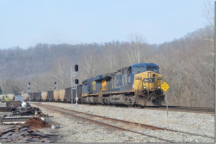 CSX 224-810 leave Hinton WV westbound with empty tubs. These signals are referred to as “Tool Car.”