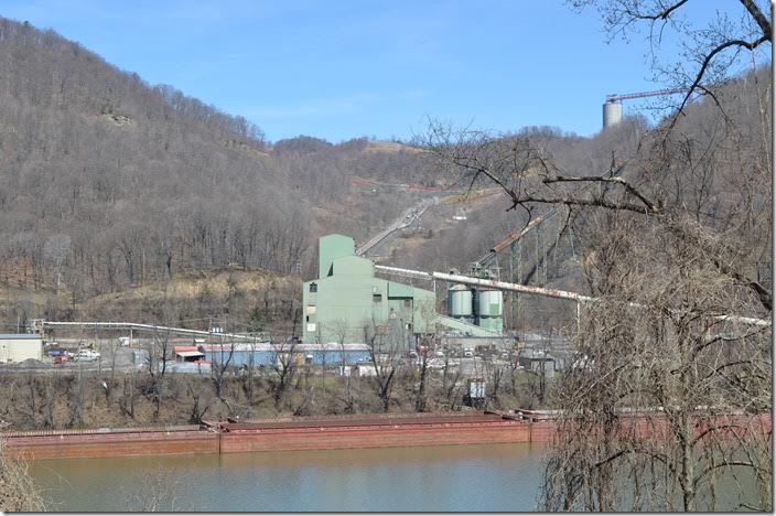 The big green structure is the preparation plant. Mammoth Coal Co. Cannelton.