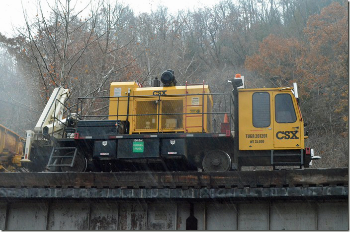 CSX MW TUGR 201201. Your guess is as good as mine on how this thing works and what it does. Haysi VA.