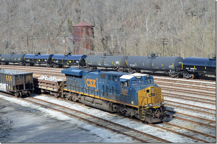 CSX ES44AH 3081 is parked at Shelby KY on the front of a bunch of side-dumps containing rip-rap. If needed these will be taken up to the big derailment at Draffin. 02-15-2020.