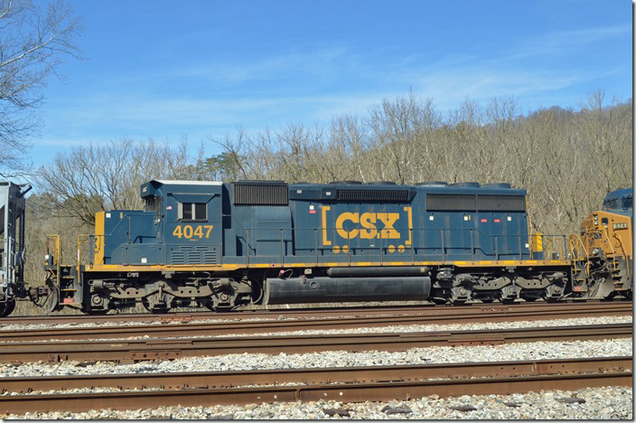 CSX “SD40-3” 4047 is ex-SD40-2 8034. Shelby KY, on K429-28, a s/b ethanol train. 03-01-2020.