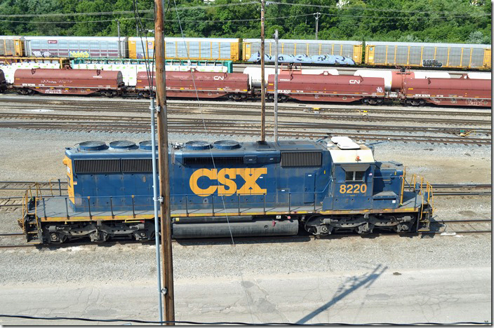 CSX SD40-2 8220. View 2. Queensgate OH.
