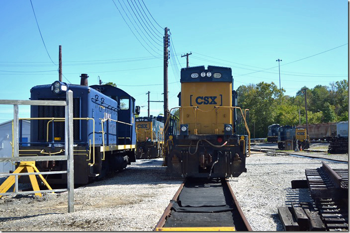 JDNX 3, CSX 1209, 1137, 1152 and 1181 at South Charleston WV. Counting the 1231 behind the 1209, that’s five CSX switchers on this Thursday, 10-10-2019. CSX 1137, 1152 and 1181 are MP15ACs.