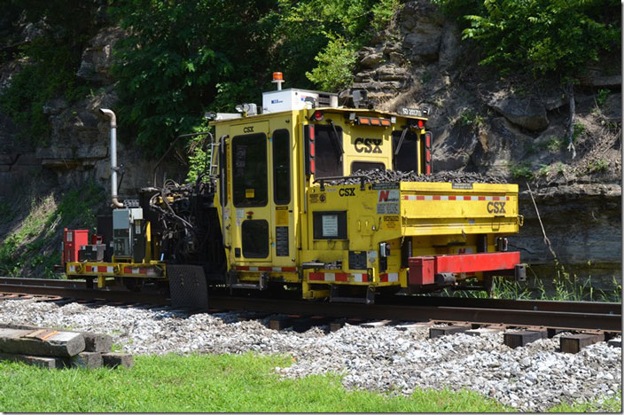 Nordco spiker SD 201711. I didn’t stay in one place and photograph the whole process, as the gang was moving very slow. CSX tie gang. Robinson Creek KY.