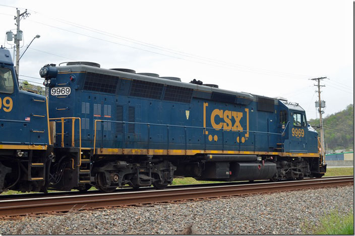 To my knowledge this is the only modified GP40 that CSX has. I never expected to see it! CSX 9969 GP40WH-2. Pauley KY.