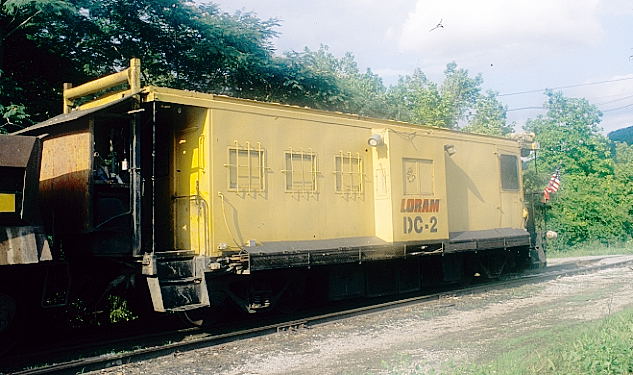 LORAM caboose with DC-2.