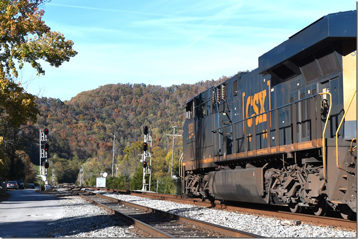 E402 slows to medium speed to negotiate the crossover. The track in the foreground is the Big Sandy Extension (fka E&BV SD) to Martin. CSX 3091-3422-3116. Beaver Jct KY.