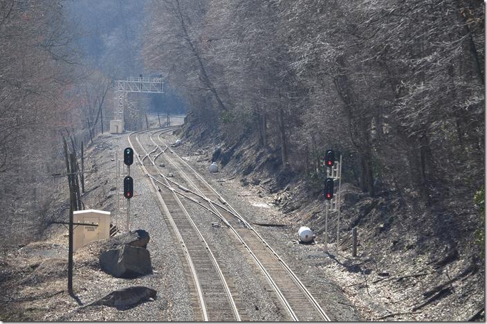 CSX clear signal on Track 1 for No. 50 at Cotton Hill. Sunday 03-28-2015.