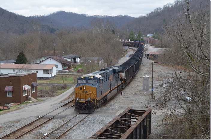 CSX 3177 departing Shelby. T007-27 (McClure Mine VA – Ceredo KRT) departs with 98 loads. He will pick up an engine at Paintsville, but will have a clear shot to BS Junction. 