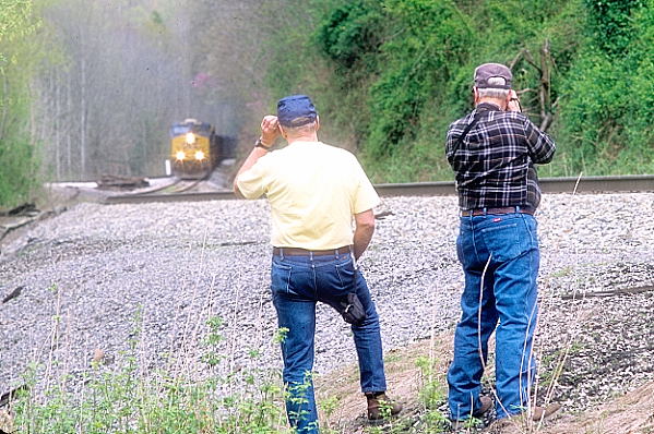 Ron Piskor (left) and Bob Jackson (right) capture the operation for posterity. 