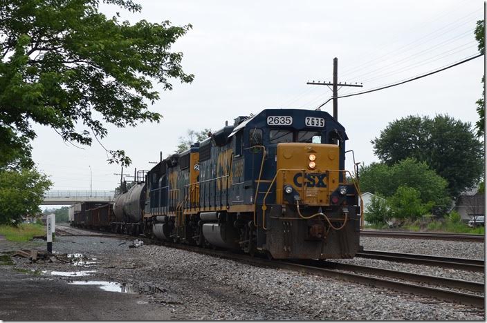CSX 2635-2656 on H792, the e/b “Carey Turn”, heading back to Parsons with 10 cars. Marion.