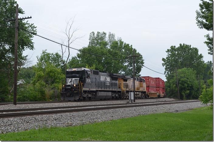 NS 8739-UP 5934 have westbound intermodal train 235 (Rickenbacker, OH to Colehour, IL) with 114 wells. Marion.