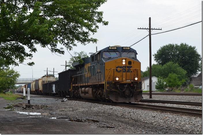 CSX 911 has eastbound Q635 with 37 cars on the Columbus SD. Marion.