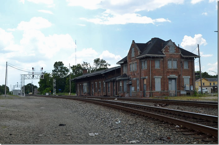 Looking south at the current CSX, former B&O, ex-CH&D depot in Hamilton OH.