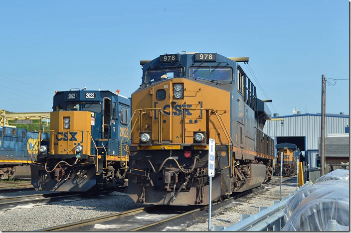 CSX 2022 is a “GP38-3” that was formerly 2578. The unit was originally a L&N unit. CSX 978 - 2022. Queensgate OH.