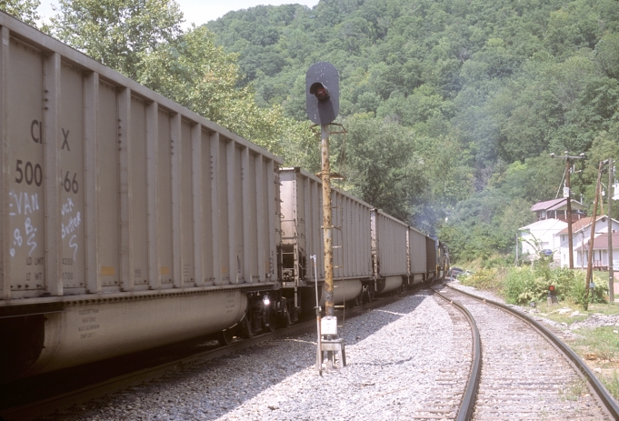 C640 is heading up to Leatherwood with a short train of empties for stoker coal loading. 