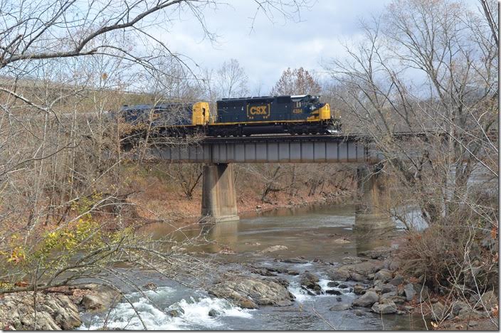 Crossing the Clinch River upon at St. Paul. NS only uses this segment of the Kingsport Subdivision now. CSX 4384. St Paul VA.
