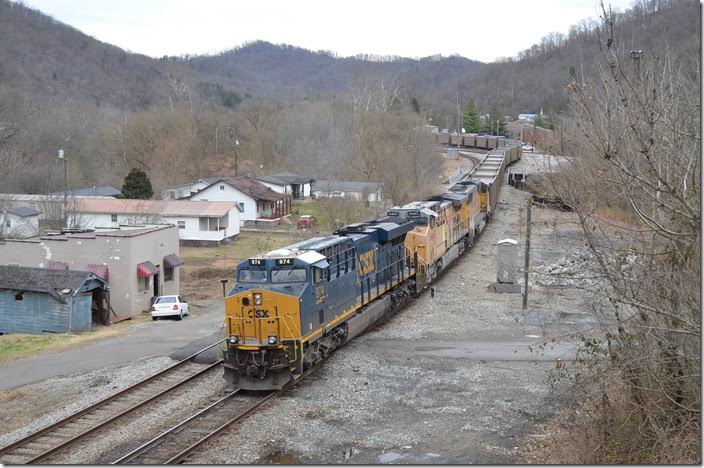 With a new crew K222-31 departs Shelby down the switching lead. CSX 974-UP 6443-2454. Shelby.
