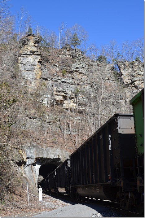 CSX 29 at Virgie tunnel - view 2.