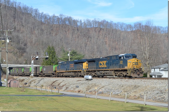 Shifter C860-26 with 489-3097 takes over an eastbound train of GGPX empties that have been tied down at Fords Branch on double track. Fords Branch.