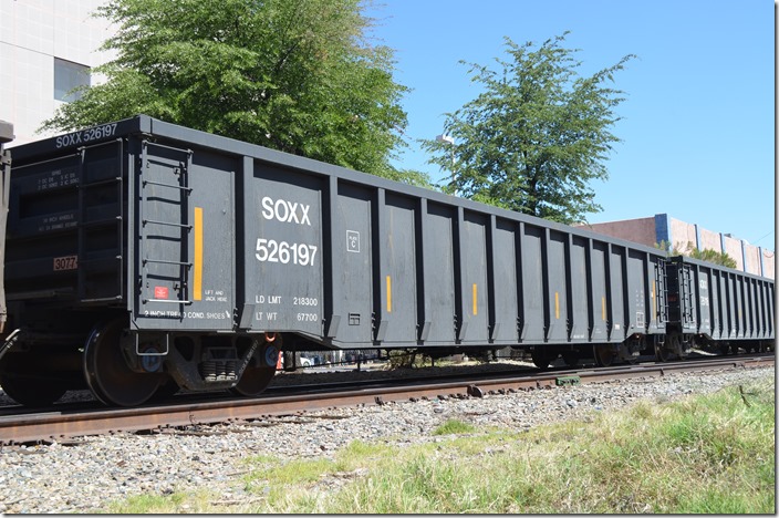 SOXX gon 526197 is SMBC Rail Services aka Sumitomo Mitsui Banking Corp. Notice the “3077” placard on the end. 04-27-2019. Nogales AZ.