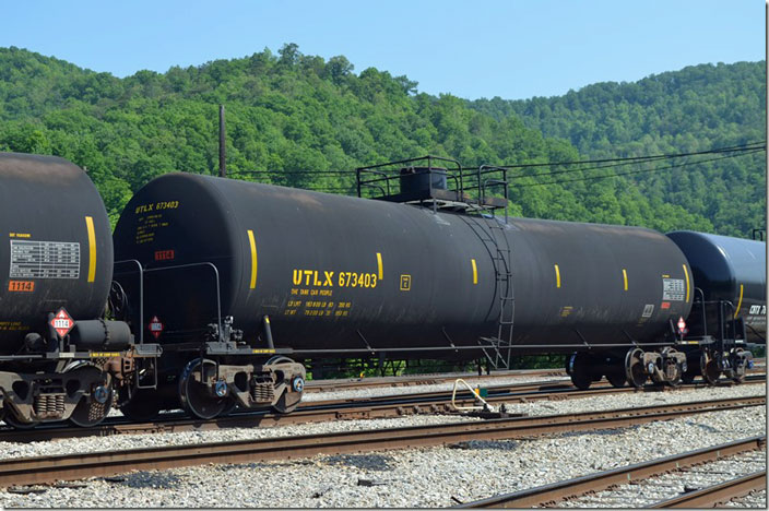 UTLX (General American Mark Inc.) tank 673403 was built for “The Tank Car People” in 05-2011. Shelby KY.