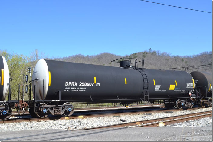 DPRX tank 258607 (DPF Holding Co. Inc.) was built 04-2015. Passing through Shelby KY on 04-10-2022. I usually ignore tank cars, but this one had the ends painted white and no graffiti.
