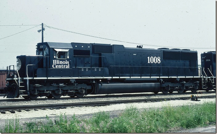 IC proved you can do something tasteful with a black paint scheme. IC 1008. Fulton KY.
