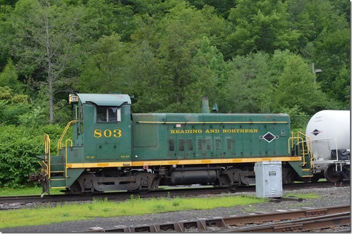 RBMN “SW8M” 803 is a former Lehigh Valley SW8 “pup.” These dynamic Brake equipped switchers were bought for and used into the Conrail era on the Ashmore Secondary (Hazleton Branch). Jim Thorpe PA.