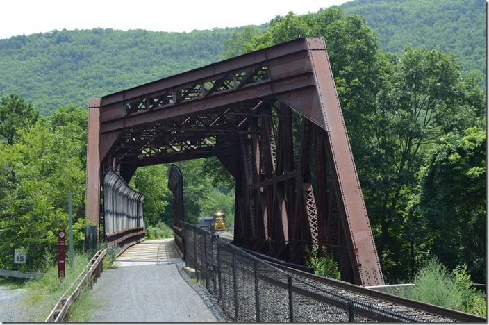 After the CNJ pullout from Pennsylvania this bridge was no longer used. After the R&N takeover they were required to back east on the old CNJ main from Jim Thorpe to Packerton Jct. (west end of the LV yard at Lehighton) in order to run to Pittston. The track was put back in service between Nesquehoning Jct. and Coalport . RBMN 2532. Coalport PA.