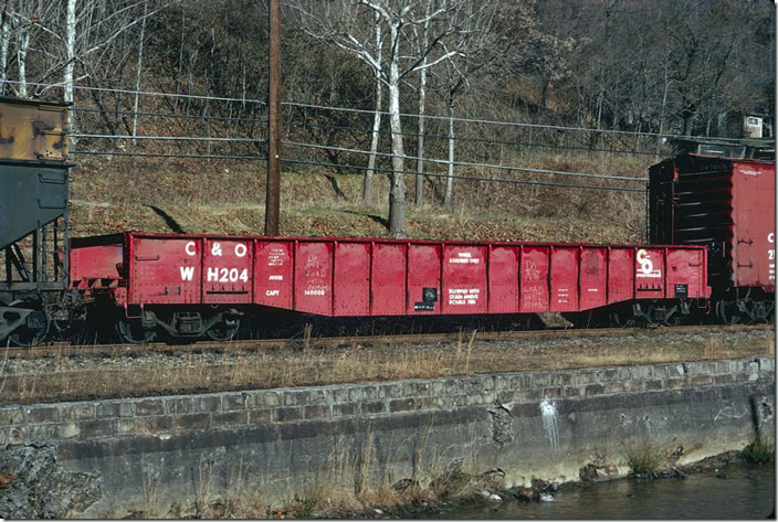C&O MW wheel gon WH204 stored at Holden WV, on 01-05-1975.