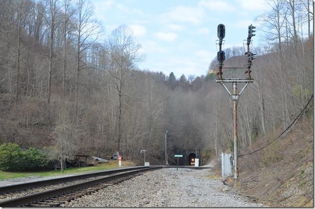 The passing siding has since been truncated. This is the top of the grade separating the Levisa Fork and the Tug Forks (Home Creek and Lester Fork of Knox Creek). NS 7267 at Virginia Lee. View 2.