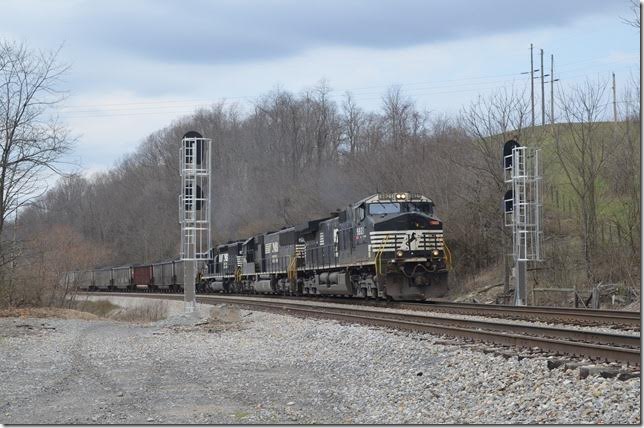 Nearing Bluefield we encountered NS 9821-2506-3524 on e/b 80T-24 (Revelation Coal at Wentz VA to Lamberts Point pier) with 107x. This is the east end of the passing siding at St. Clair VA on the Clinch Valley Dist. At St Clair VA.