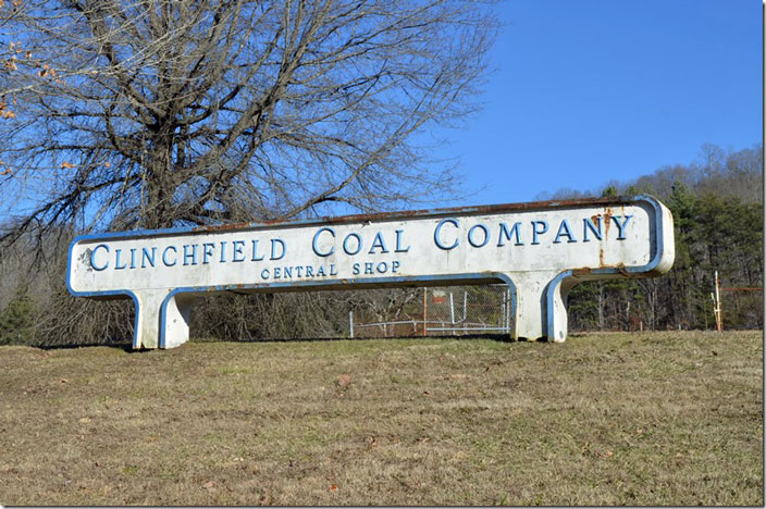 Everything formerly Clinchfield Coal or Dickenson-Russell Coal is shut down. Dumps Creek was booming with coal and rail activity at one time. S Clinchfield VA. 01-26-2022.
