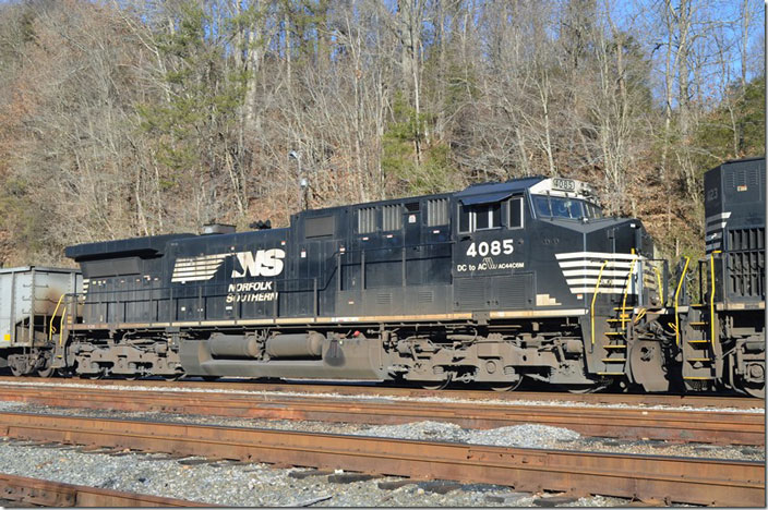 NS 4085 is former Dash 9-40 or 44 DC converted to an AC. They are now called a “AC44C6M.” Carbo VA.