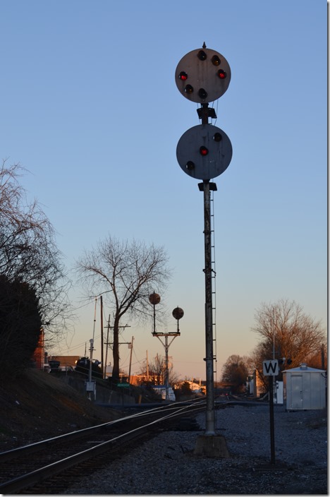 NS eb signal. Abingdon VA. It’s getting late in the day for CPL signals. 