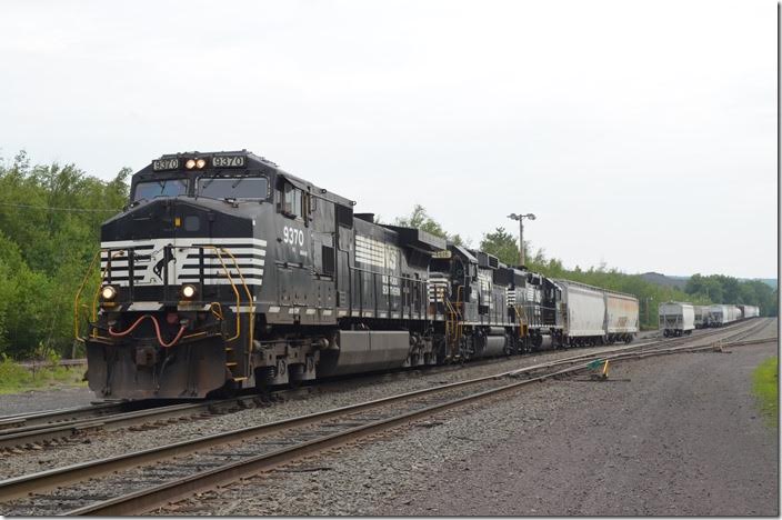 Dash 9-44CW-GP59-GP38-2. The 5620 was upgraded from GP38 and GP38AC models. NS 9370-4616-5620. View 3. Hazleton PA.