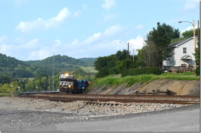 I heard a westbound on the Christiansburg Dist., and that was confirmed by a green signal at Glen Lyn. Soon NS 8088-7264-CEFX 6019 rumbled around the curve with 189-26 (Crewe, VA to Portsmouth, OH) and 54 loads/48 empties. Glen Lyn VA.