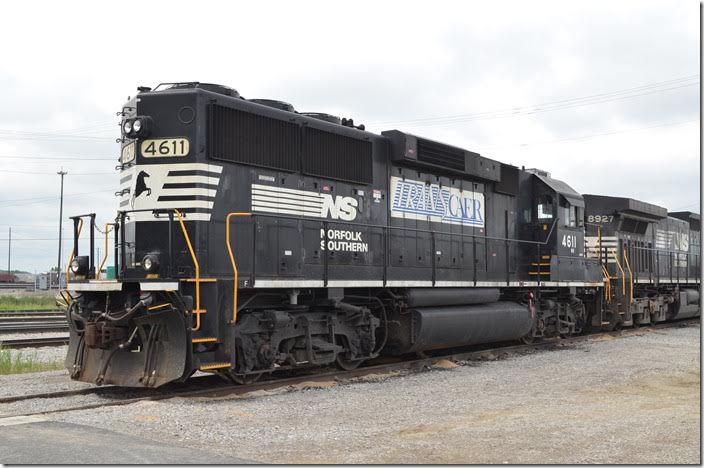 NS GP59 4611 painted in special TRANSCAER scheme. TRANSportation Community Awareness Emergency Response is a voluntary outreach to assist communities to prepare for and respond to a transportation emergency situation involving hazardous materials. Bellevue.