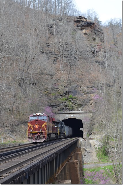The engineer had 826 really rollin’ up the Tug, but we managed this shot at Roderfield Tunnel. NS pusher 8102-8147. Roderfield.