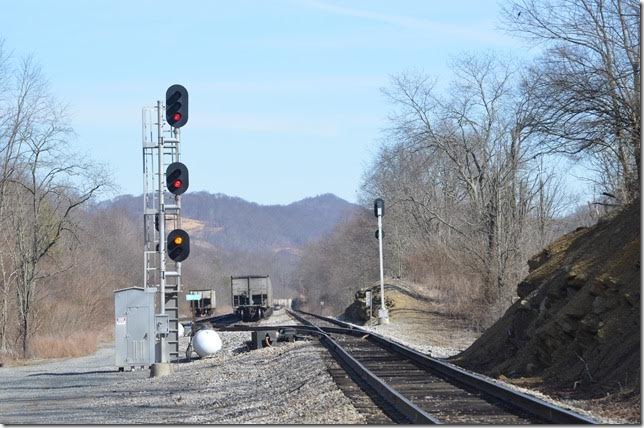 This NS slow approach signal at Bailey Switch VA looked promising, but we had just come from Cedar Bluff and nothing was back there except J73. Bailey VA.